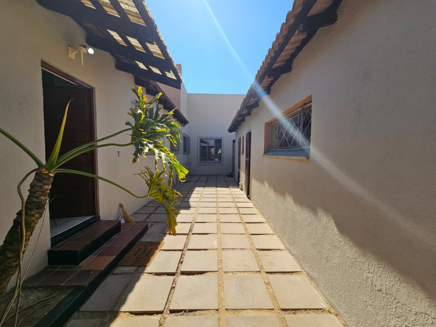 5 Bedroom Property for Sale in Riebeeckstad Free State